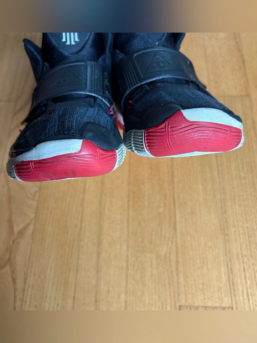 Nike Kyrie 6 Basketball Shoes sneakers Bred Black Red White Youth Boys Size 2Y